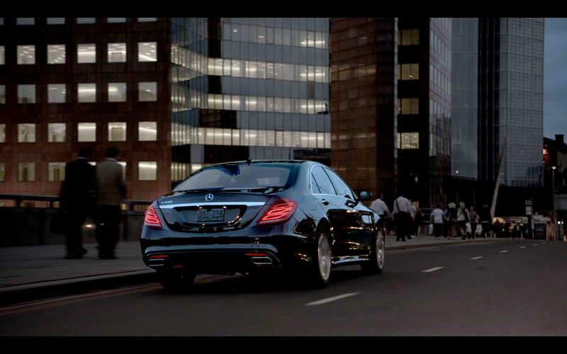 Illustration for article titled All-New Mercedes-Benz Flagship 2014 S-Class Makes Its In-Store And On-Screen Debut